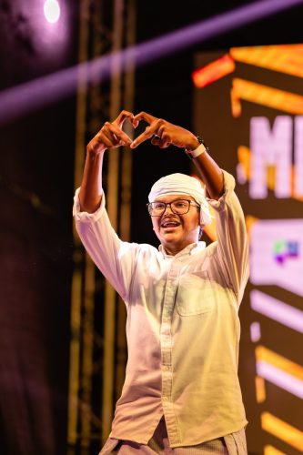 1438 Boduberu group performing during the New Year Show