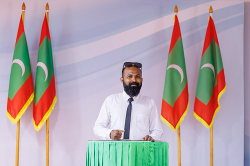 Councillors taking oath during the 5th term Fonadhoo Council ceremony and members appointed to the Women’s Development Committee