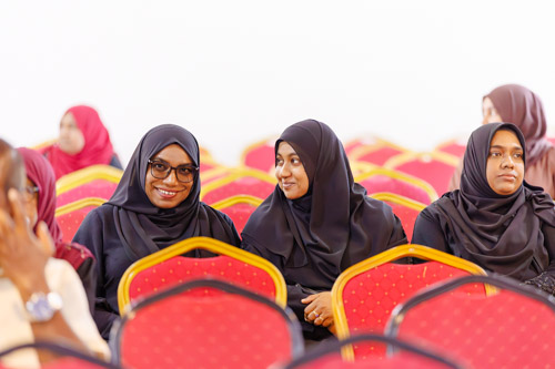 Councillors taking oath during the 5th term Fonadhoo Council ceremony and members appointed to the Women’s Development Committee