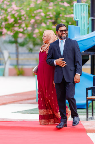 Councillors taking oath during the 5th term Fonadhoo Council ceremony and members appointed to the Women’s Development Committee