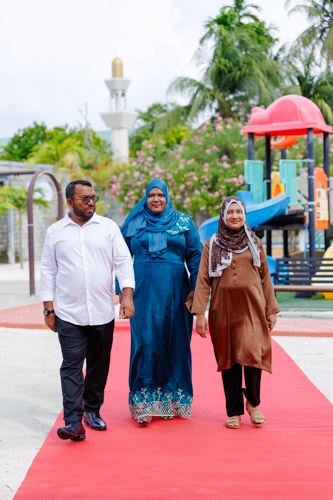 Councillors taking oath during the 5th term Fonadhoo Council ceremony and members appointed to the Women’s Development Committee