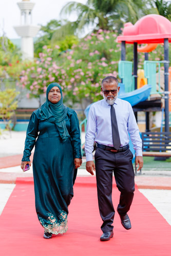 Councillors taking oath during the 5th term Fonadhoo Council ceremony and members appointed to the Women’s Development Committee