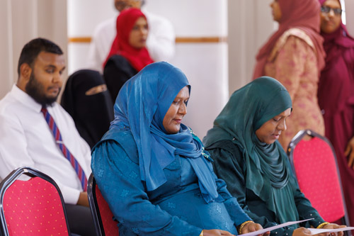 Councillors taking oath during the 5th term Fonadhoo Council ceremony and members appointed to the Women’s Development Committee
