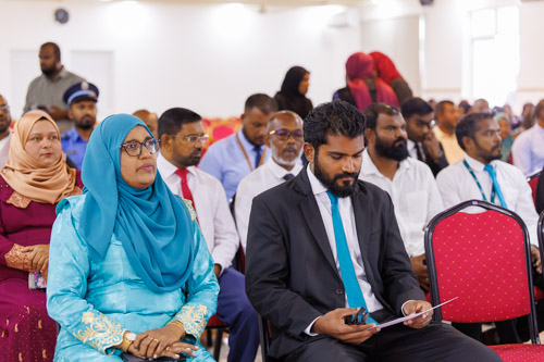 Councillors taking oath during the 5th term Fonadhoo Council ceremony and members appointed to the Women’s Development Committee
