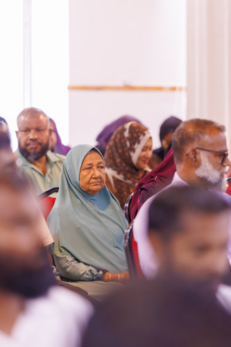 Councillors taking oath during the 5th term Fonadhoo Council ceremony and members appointed to the Women’s Development Committee