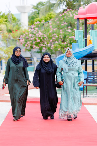 Councillors taking oath during the 5th term Fonadhoo Council ceremony and members appointed to the Women’s Development Committee