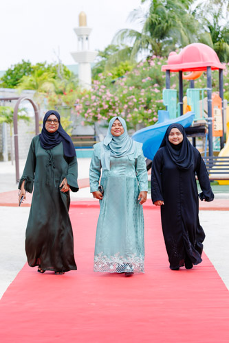 Councillors taking oath during the 5th term Fonadhoo Council ceremony and members appointed to the Women’s Development Committee