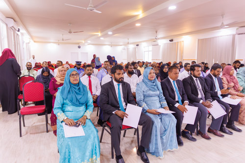 Councillors taking oath during the 5th term Fonadhoo Council ceremony and members appointed to the Women’s Development Committee