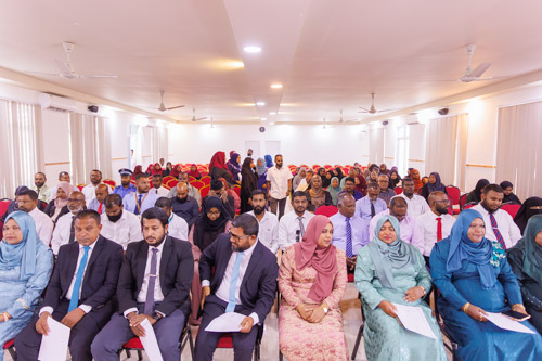 Councillors taking oath during the 5th term Fonadhoo Council ceremony and members appointed to the Women’s Development Committee