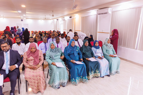 Councillors taking oath during the 5th term Fonadhoo Council ceremony and members appointed to the Women’s Development Committee