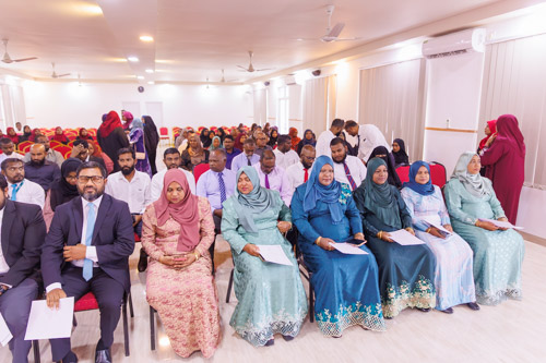 Councillors taking oath during the 5th term Fonadhoo Council ceremony and members appointed to the Women’s Development Committee