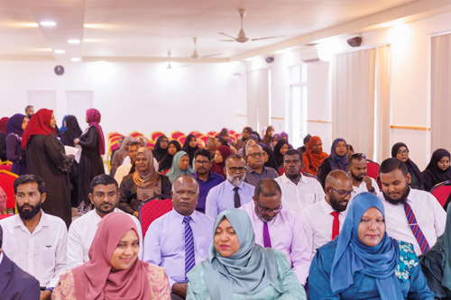 Councillors taking oath during the 5th term Fonadhoo Council ceremony and members appointed to the Women’s Development Committee