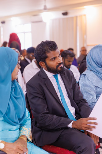 Councillors taking oath during the 5th term Fonadhoo Council ceremony and members appointed to the Women’s Development Committee