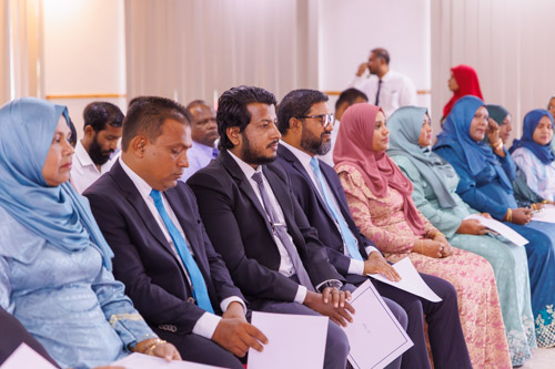 Councillors taking oath during the 5th term Fonadhoo Council ceremony and members appointed to the Women’s Development Committee