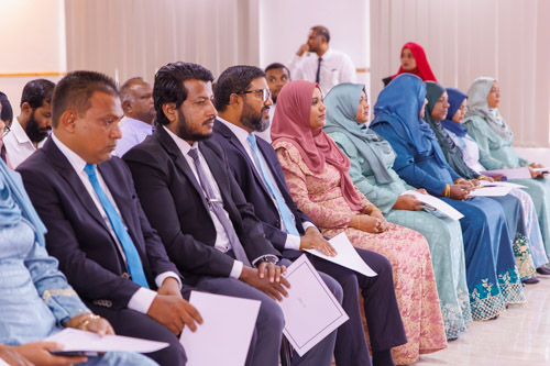 Councillors taking oath during the 5th term Fonadhoo Council ceremony and members appointed to the Women’s Development Committee