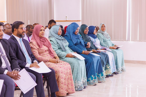 Councillors taking oath during the 5th term Fonadhoo Council ceremony and members appointed to the Women’s Development Committee
