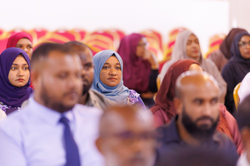 Councillors taking oath during the 5th term Fonadhoo Council ceremony and members appointed to the Women’s Development Committee