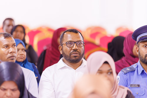 Councillors taking oath during the 5th term Fonadhoo Council ceremony and members appointed to the Women’s Development Committee