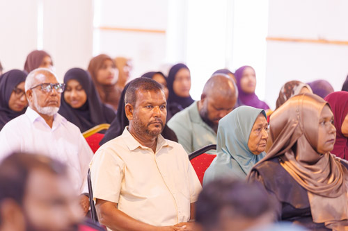 Councillors taking oath during the 5th term Fonadhoo Council ceremony and members appointed to the Women’s Development Committee