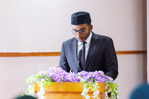 Councillors taking oath during the 5th term Fonadhoo Council ceremony and members appointed to the Women’s Development Committee