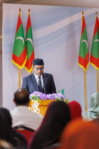Councillors taking oath during the 5th term Fonadhoo Council ceremony and members appointed to the Women’s Development Committee