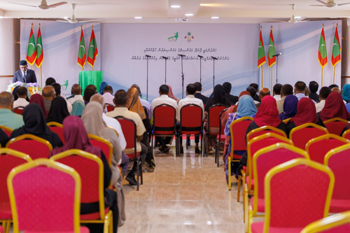 Councillors taking oath during the 5th term Fonadhoo Council ceremony and members appointed to the Women’s Development Committee