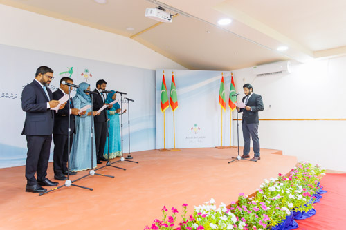 Councillors taking oath during the 5th term Fonadhoo Council ceremony and members appointed to the Women’s Development Committee