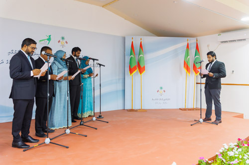 Councillors taking oath during the 5th term Fonadhoo Council ceremony and members appointed to the Women’s Development Committee