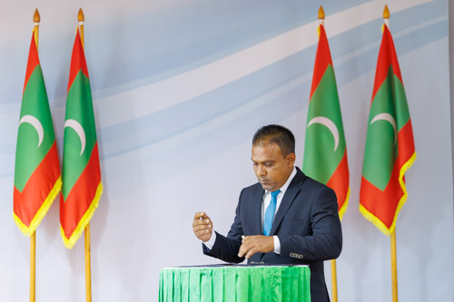 Councillors taking oath during the 5th term Fonadhoo Council ceremony and members appointed to the Women’s Development Committee