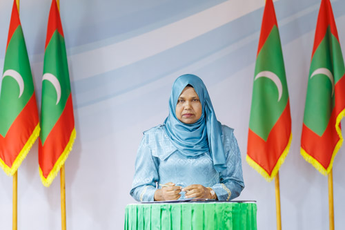 Councillors taking oath during the 5th term Fonadhoo Council ceremony and members appointed to the Women’s Development Committee