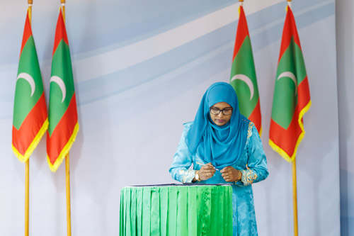 Councillors taking oath during the 5th term Fonadhoo Council ceremony and members appointed to the Women’s Development Committee