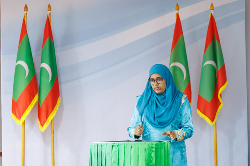 Councillors taking oath during the 5th term Fonadhoo Council ceremony and members appointed to the Women’s Development Committee