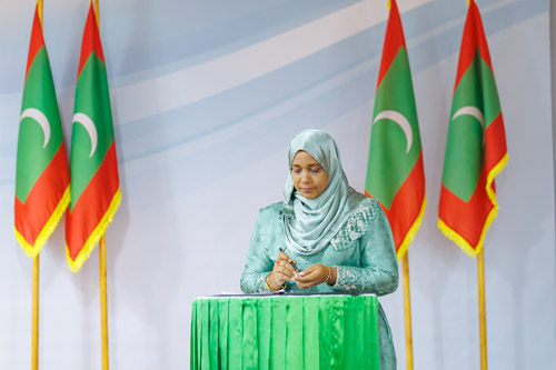 Councillors taking oath during the 5th term Fonadhoo Council ceremony and members appointed to the Women’s Development Committee