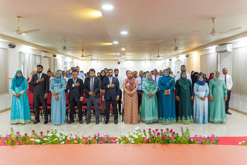 Councillors taking oath during the 5th term Fonadhoo Council ceremony and members appointed to the Women’s Development Committee
