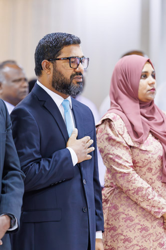 Councillors taking oath during the 5th term Fonadhoo Council ceremony and members appointed to the Women’s Development Committee