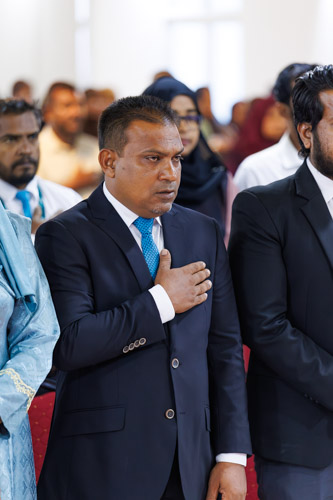 Councillors taking oath during the 5th term Fonadhoo Council ceremony and members appointed to the Women’s Development Committee