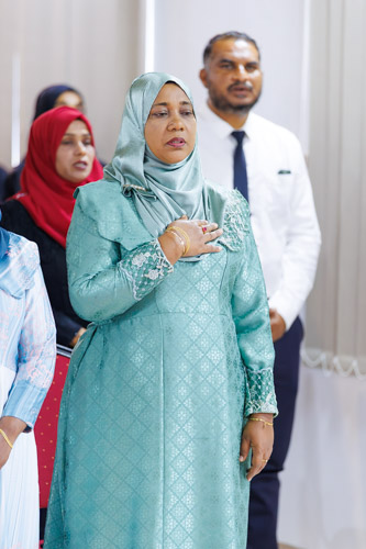 Councillors taking oath during the 5th term Fonadhoo Council ceremony and members appointed to the Women’s Development Committee