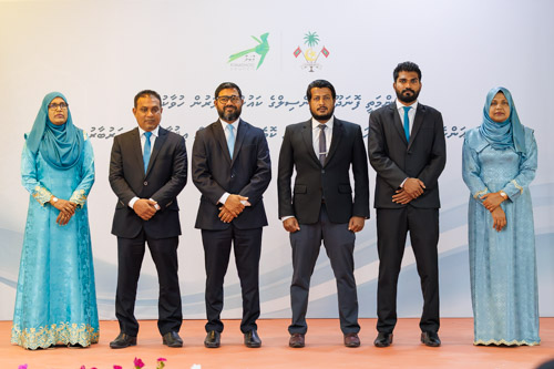 Councillors taking oath during the 5th term Fonadhoo Council ceremony and members appointed to the Women’s Development Committee