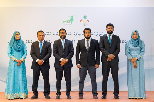 Councillors taking oath during the 5th term Fonadhoo Council ceremony and members appointed to the Women’s Development Committee