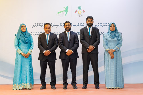 Councillors taking oath during the 5th term Fonadhoo Council ceremony and members appointed to the Women’s Development Committee
