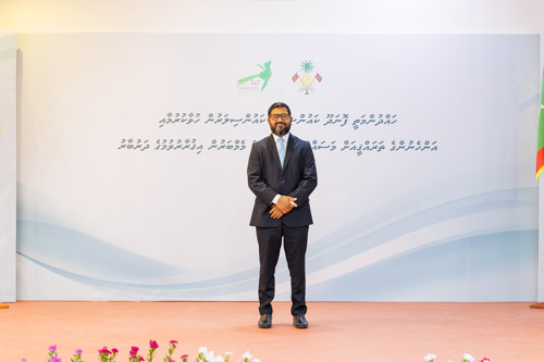 Councillors taking oath during the 5th term Fonadhoo Council ceremony and members appointed to the Women’s Development Committee
