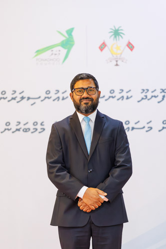 Councillors taking oath during the 5th term Fonadhoo Council ceremony and members appointed to the Women’s Development Committee