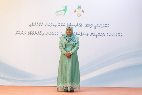 Councillors taking oath during the 5th term Fonadhoo Council ceremony and members appointed to the Women’s Development Committee