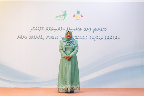 Councillors taking oath during the 5th term Fonadhoo Council ceremony and members appointed to the Women’s Development Committee