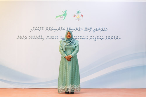 Councillors taking oath during the 5th term Fonadhoo Council ceremony and members appointed to the Women’s Development Committee