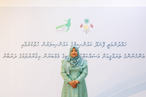 Councillors taking oath during the 5th term Fonadhoo Council ceremony and members appointed to the Women’s Development Committee