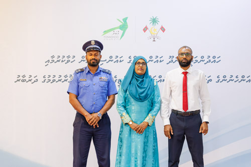 Councillors taking oath during the 5th term Fonadhoo Council ceremony and members appointed to the Women’s Development Committee