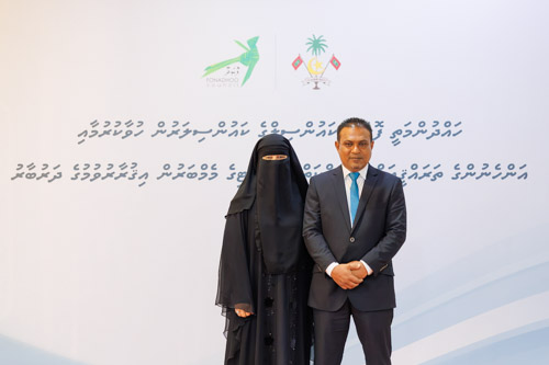 Councillors taking oath during the 5th term Fonadhoo Council ceremony and members appointed to the Women’s Development Committee