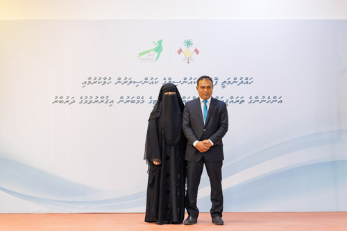 Councillors taking oath during the 5th term Fonadhoo Council ceremony and members appointed to the Women’s Development Committee