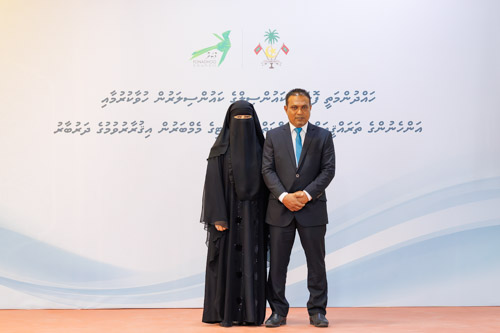 Councillors taking oath during the 5th term Fonadhoo Council ceremony and members appointed to the Women’s Development Committee
